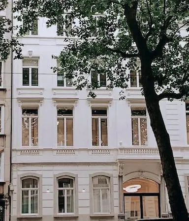 The Banker - Free Parking Apartment